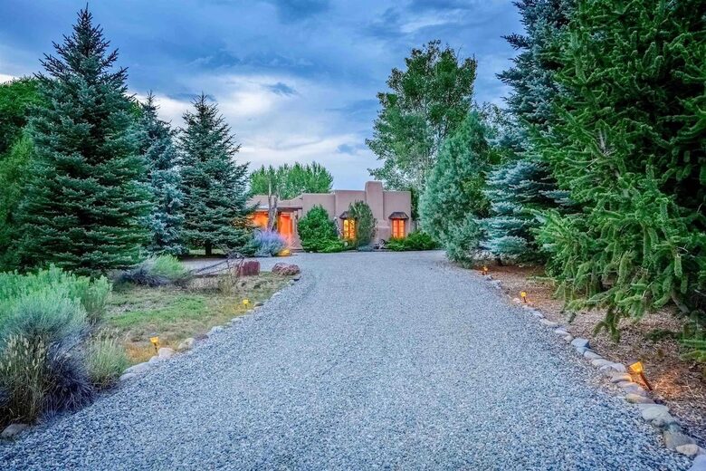 Buena Vista Adobe Hideaway | 20 minutes to Taos Ski Valley - El Prado, New Mexico