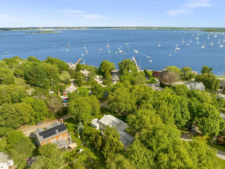 Charming Jamestown Home (across the bay from Newport) - Jamestown, Rhode Island