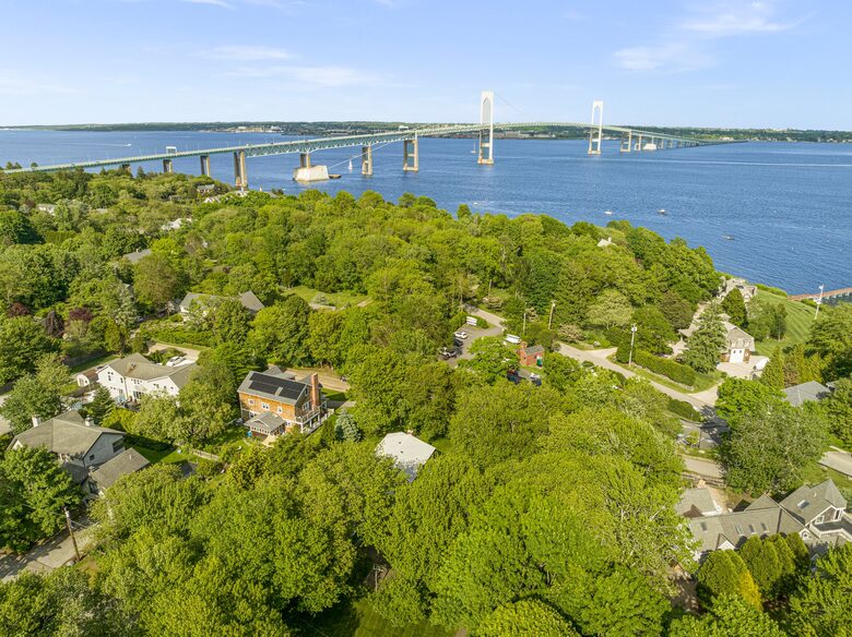 Charming Jamestown Home (across the bay from Newport) - Jamestown, Rhode Island