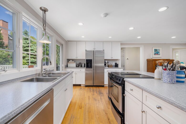 Charming Jamestown Home (across the bay from Newport) - Jamestown, Rhode Island