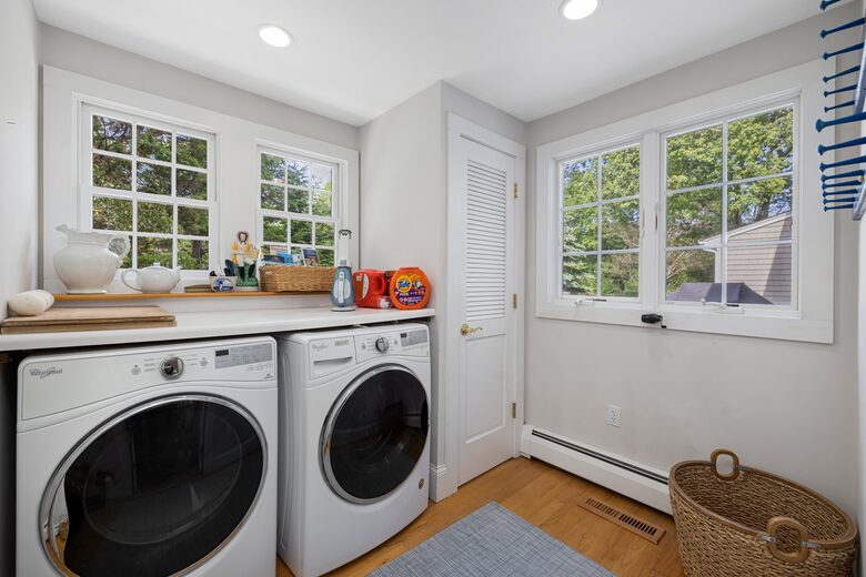Charming Jamestown Home (across the bay from Newport) - Jamestown, Rhode Island