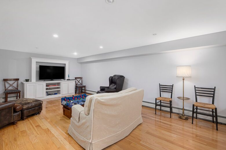 Charming Jamestown Home (across the bay from Newport) - Jamestown, Rhode Island