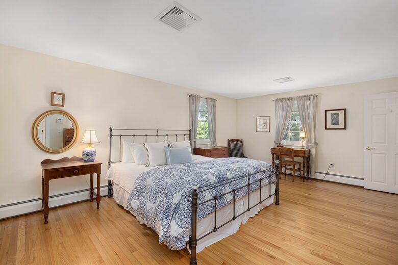 Charming Jamestown Home (across the bay from Newport) - Jamestown, Rhode Island