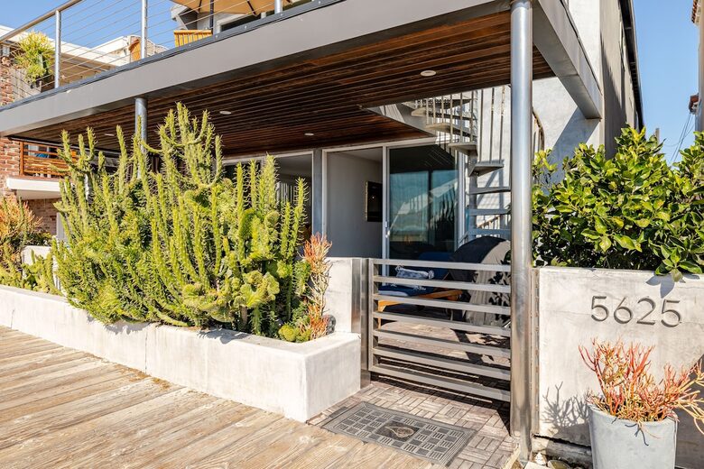 Oceanfront Oasis - Long Beach, California