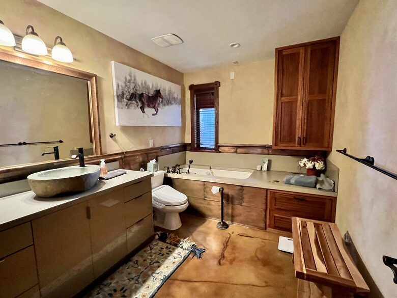 Lower level full bathroom
