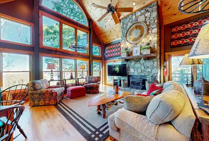 Second Wind NC Cabin - Clyde, North Carolina