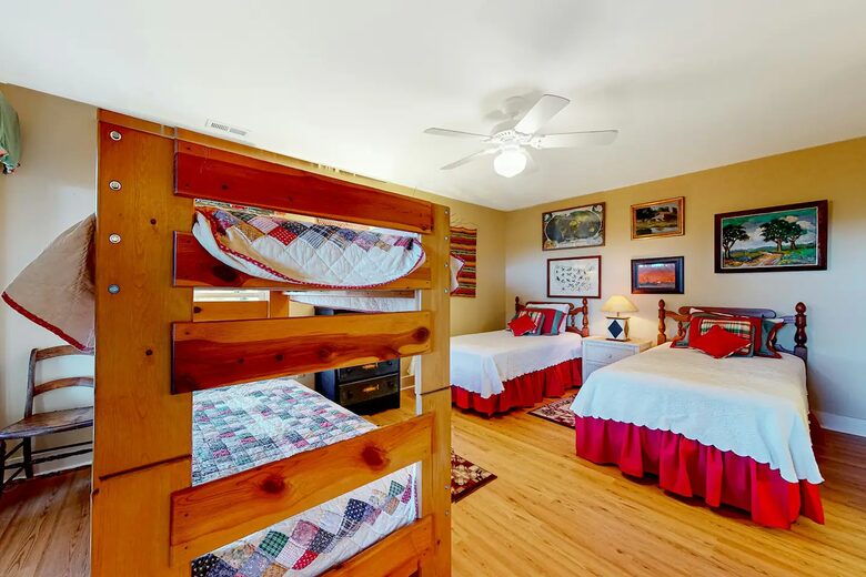Second Wind NC Cabin - Clyde, North Carolina