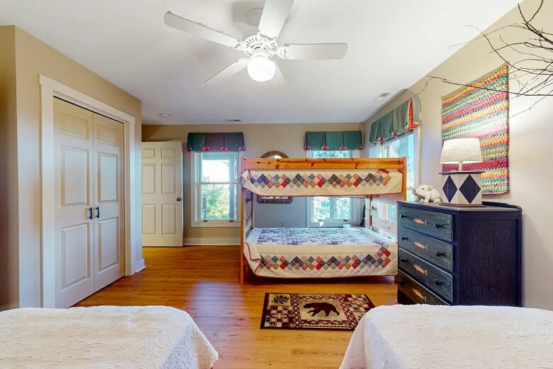 Second Wind NC Cabin - Clyde, North Carolina