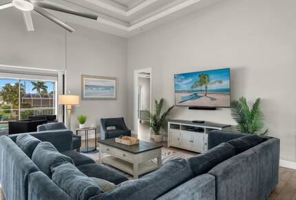 Congo Breeze: Resort-Style Waterfront Retreat with Pool - Cape Coral, Florida