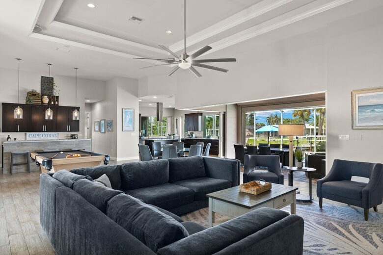 Congo Breeze: Resort-Style Waterfront Retreat with Pool - Cape Coral, Florida