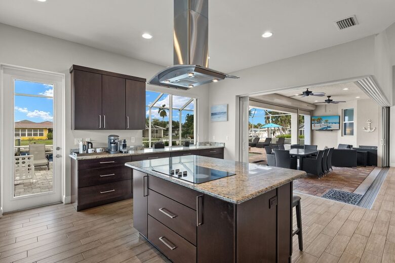 Congo Breeze: Resort-Style Waterfront Retreat with Pool - Cape Coral, Florida