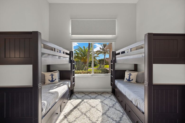 Congo Breeze: Resort-Style Waterfront Retreat with Pool - Cape Coral, Florida