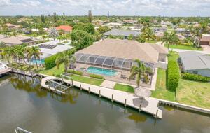 Congo Breeze: Resort-Style Waterfront Retreat with Pool - Cape Coral, Florida