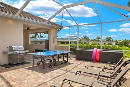 Congo Breeze: Resort-Style Waterfront Retreat with Pool - Cape Coral, Florida