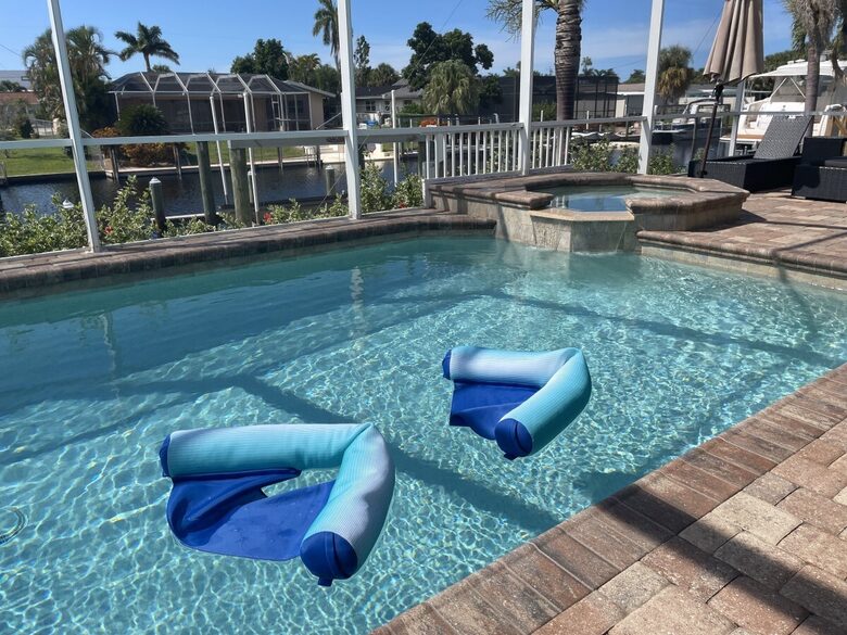 Congo Breeze: Resort-Style Waterfront Retreat with Pool - Cape Coral, Florida