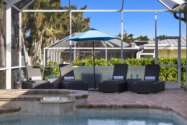 Congo Breeze: Resort-Style Waterfront Retreat with Pool - Cape Coral, Florida