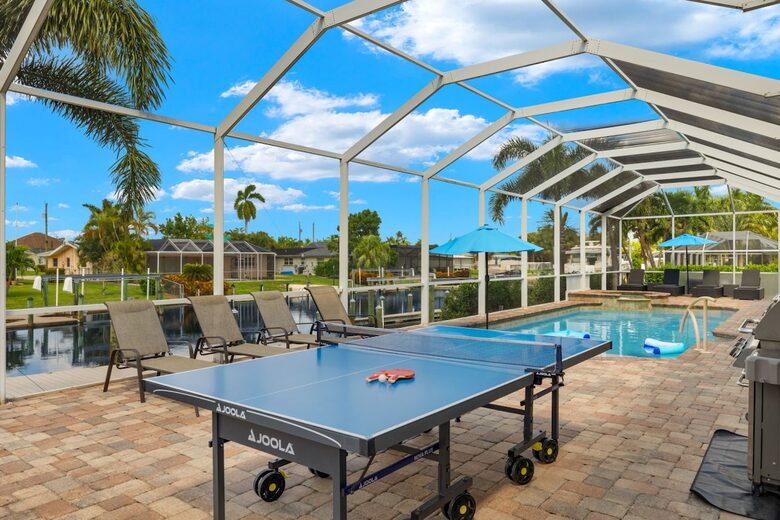 Congo Breeze: Resort-Style Waterfront Retreat with Pool - Cape Coral, Florida