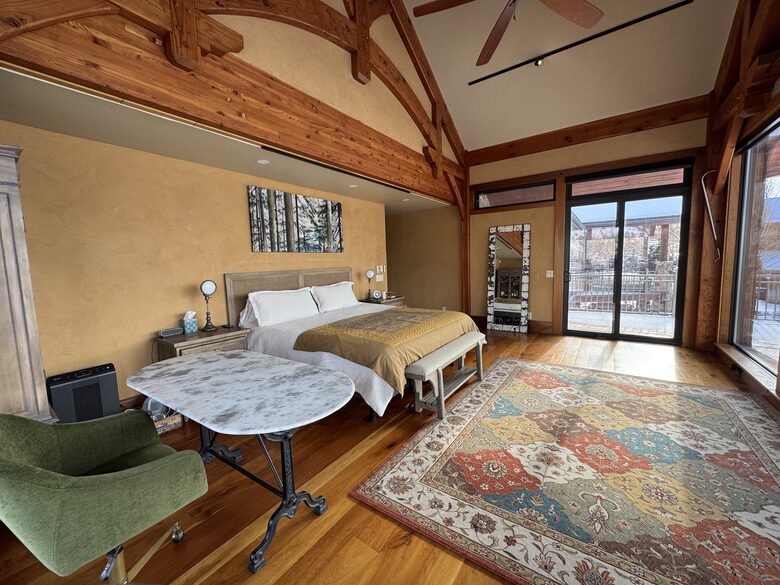 Master bedroom main level