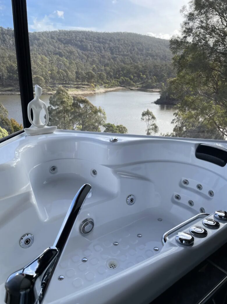 Lakeside Living - Blackstone Heights, Australia