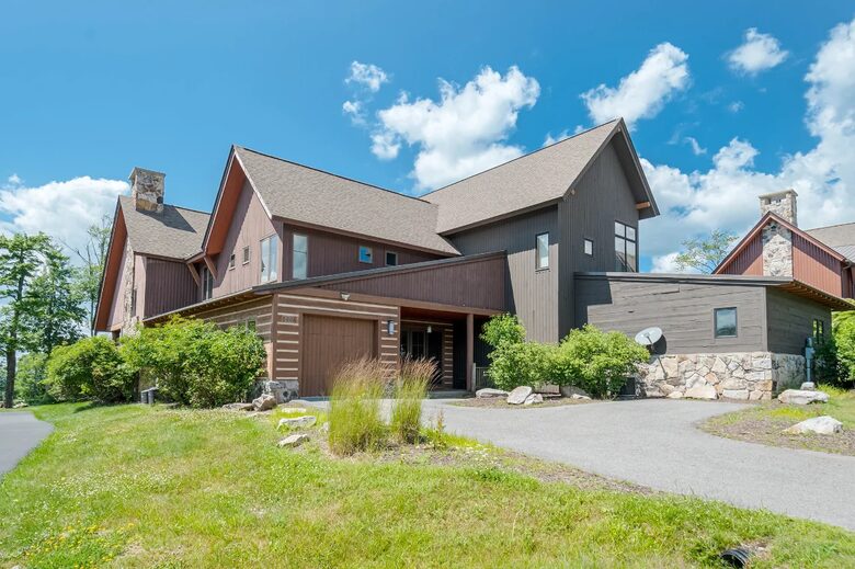 Lake and Ski Retreat with Scenic Mountain Views - McHenry, Maryland
