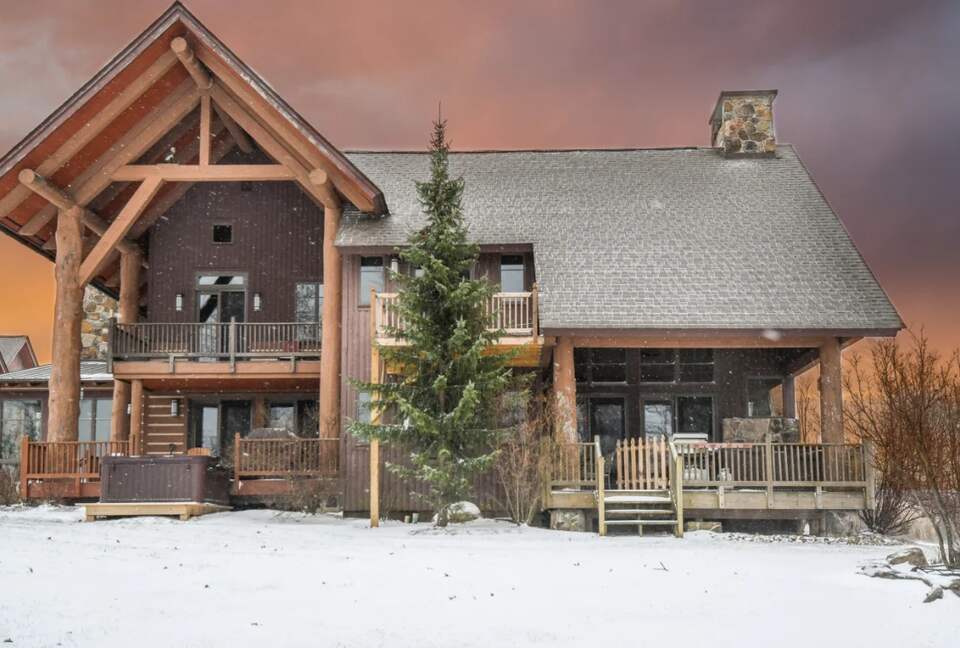 Lake and Ski Retreat with Scenic Mountain Views - McHenry, Maryland