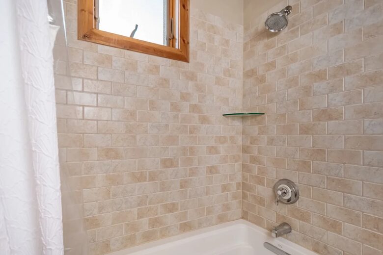 Lake and Ski Retreat with Scenic Mountain Views - McHenry, Maryland