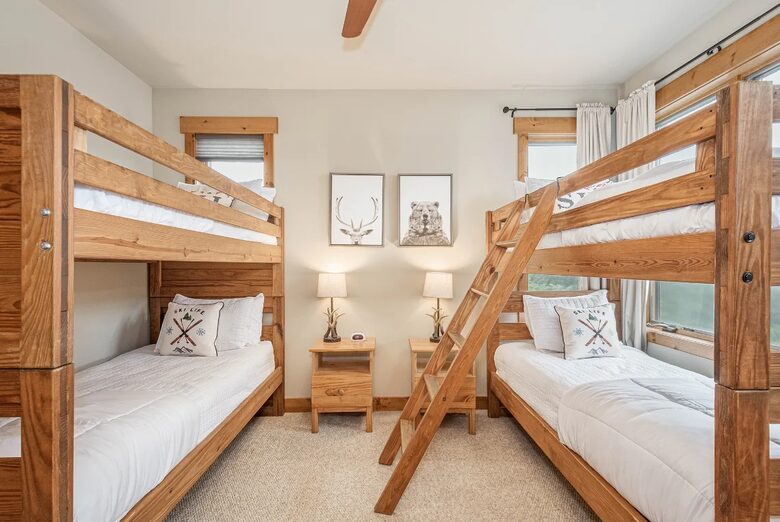 Lake and Ski Retreat with Scenic Mountain Views - McHenry, Maryland