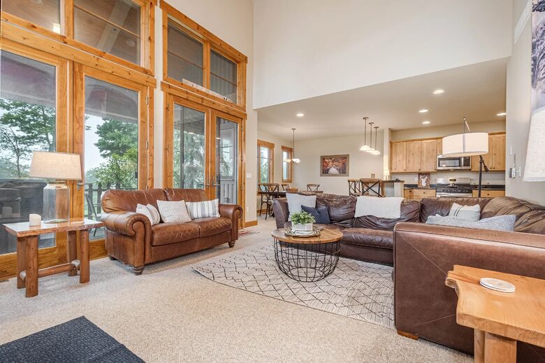 Lake and Ski Retreat with Scenic Mountain Views - McHenry, Maryland