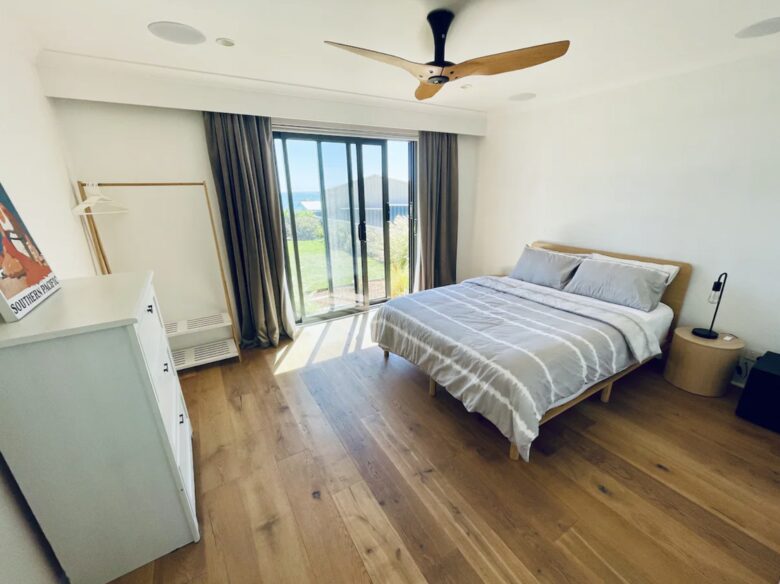 Stunning Falcon Beach House with Epic Ocean Views - Falcon, Australia