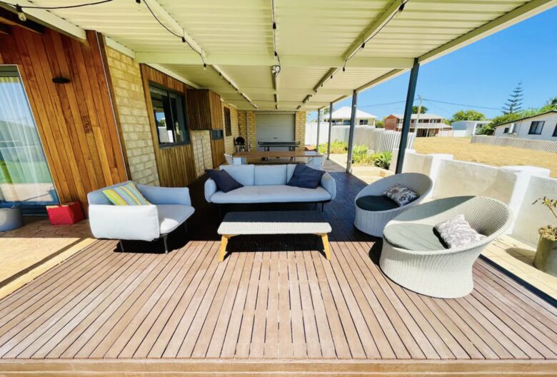 Stunning Falcon Beach House with Epic Ocean Views - Falcon, Australia