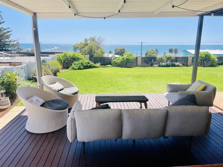 Stunning Falcon Beach House with Epic Ocean Views - Falcon, Australia