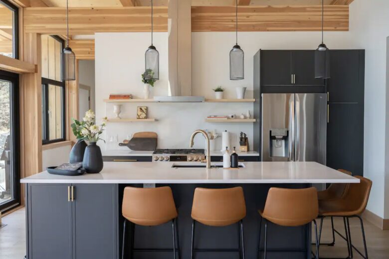 The Holiday House Invermere - Invermere, Canada