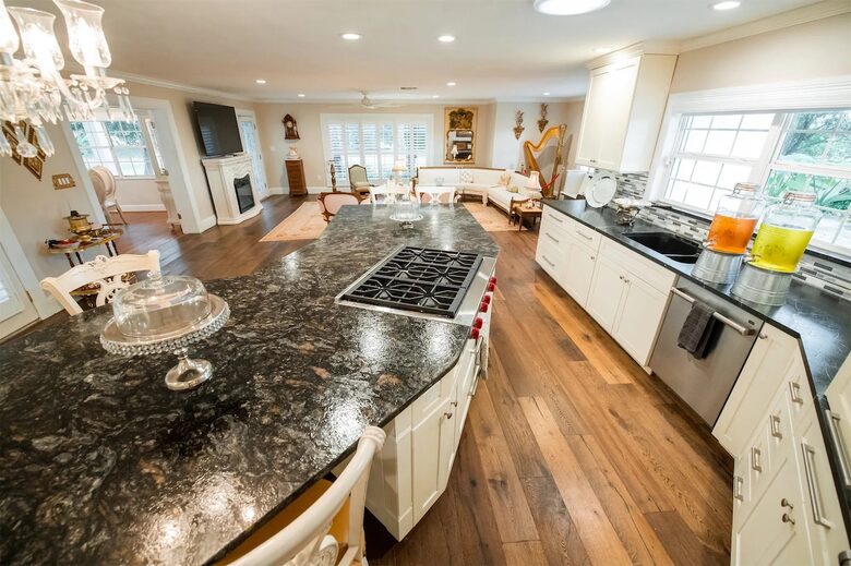 Luxurious 16 Overnight Guests and Micro-wedding Venue - Brooksville, Florida