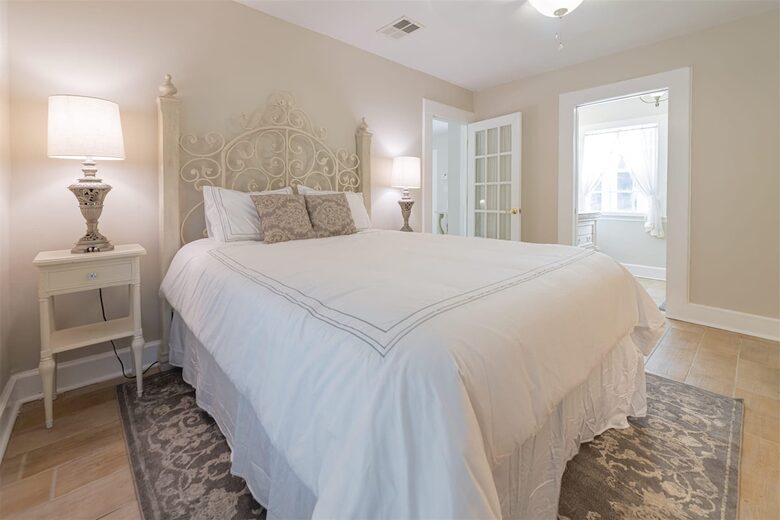 Luxurious 16 Overnight Guests and Micro-wedding Venue - Brooksville, Florida