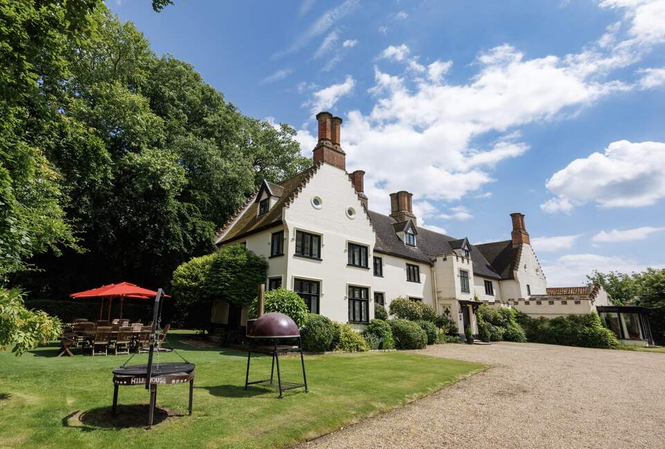 The Tudor Manor House that Sleeps 21-25