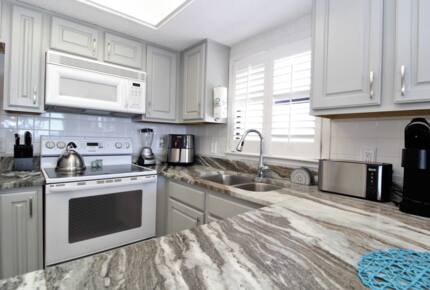 Beachfront Lei Lani 3-Bedroom Gulf Front - Orange Beach, Alabama