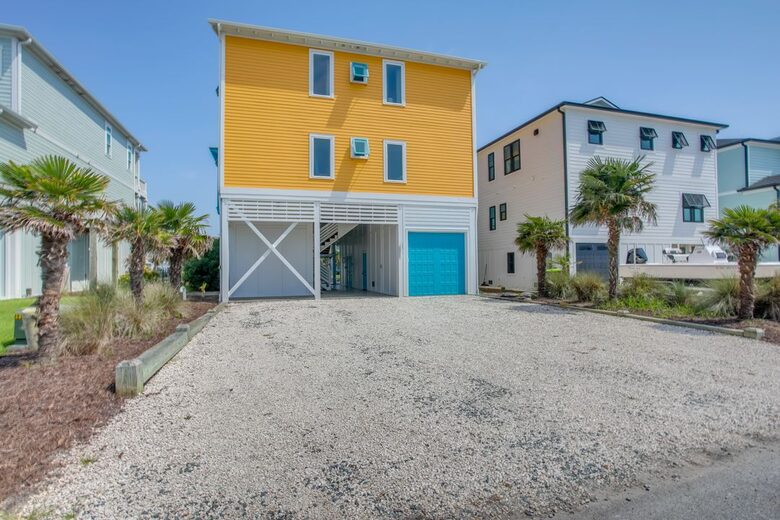 Island Joy: Spacious Waterfront Retreat at Holden Beach - Holden Beach, North Carolina