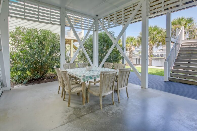 Island Joy: Spacious Waterfront Retreat at Holden Beach - Holden Beach, North Carolina