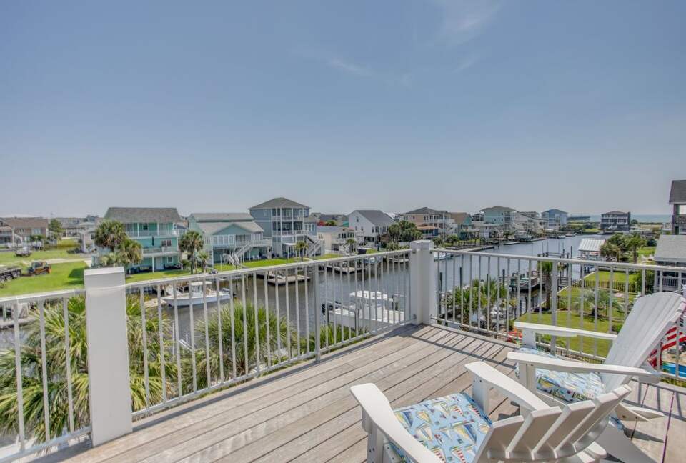 Island Joy: Spacious Waterfront Retreat at Holden Beach - Holden Beach, North Carolina
