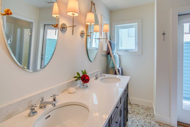 Island Joy: Spacious Waterfront Retreat at Holden Beach - Holden Beach, North Carolina