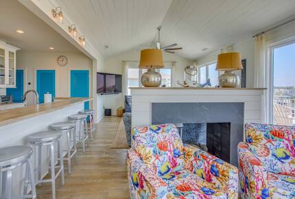 Island Joy: Spacious Waterfront Retreat at Holden Beach - Holden Beach, North Carolina
