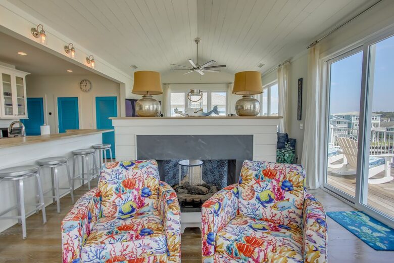 Island Joy: Spacious Waterfront Retreat at Holden Beach - Holden Beach, North Carolina