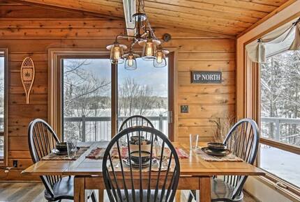 Dinning Room Table Can Be Expanded To Seat Six W/Lake View!