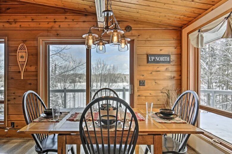 Dinning Room Table Can Be Expanded To Seat Six W/Lake View!
