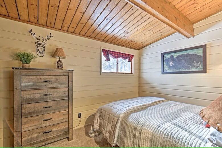 Main Floor second bedroom with Queen Bed