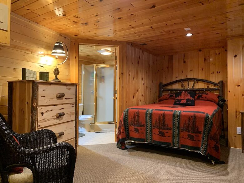 Lower Level bedroom/bathroom! Most comfortable bed ever!