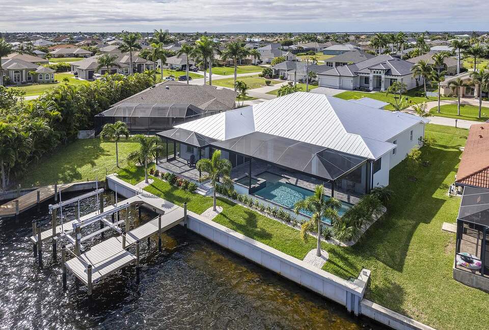 Mystique - Cape Coral, Florida