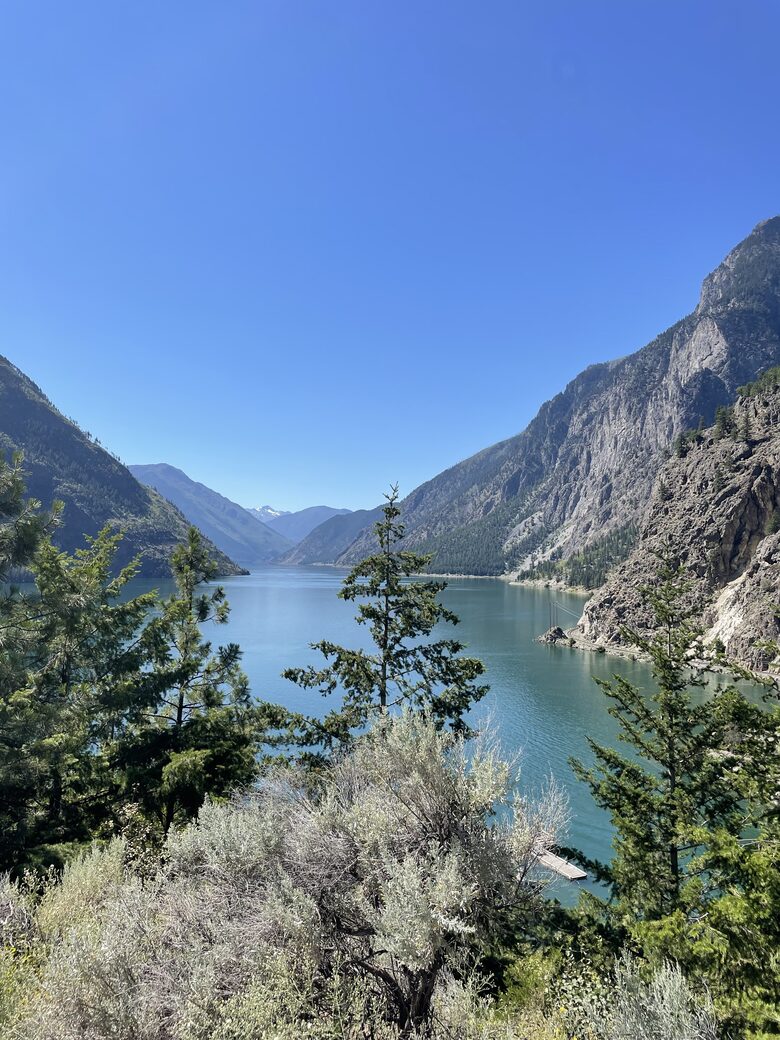 Beautiful lakes and mountains nearby