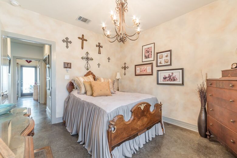 Luxury Lake Travis Waterfront - Spicewood, Texas