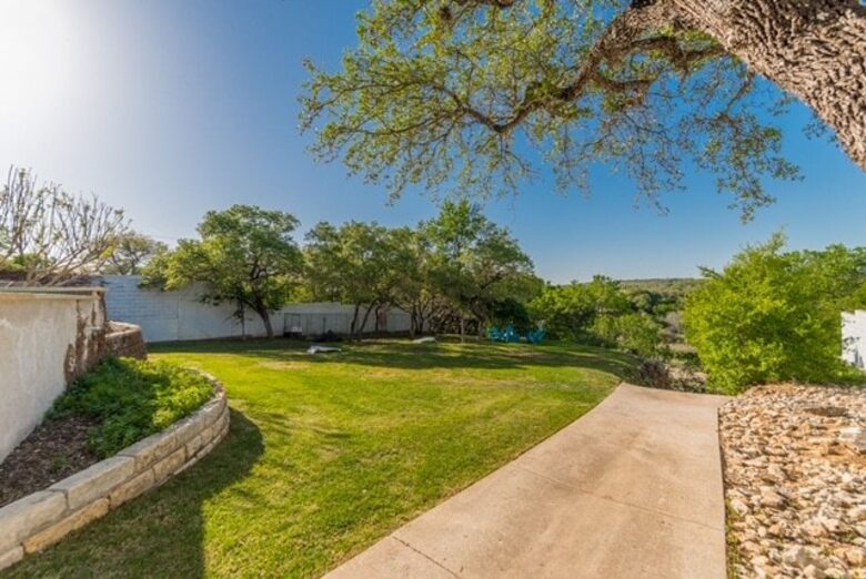 Luxury Lake Travis Waterfront - Spicewood, Texas